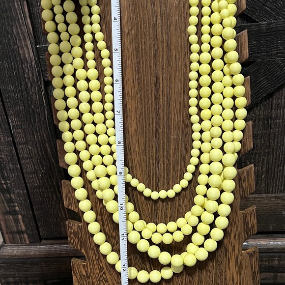 3/$18 Yellow Beaded Necklace by Lisa E Lot 733 - Picture 7 of 8